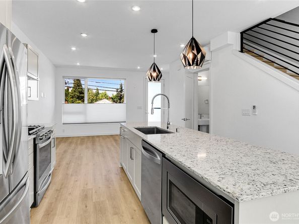 3815 S Cloverdale Street, Seattle WA 98118