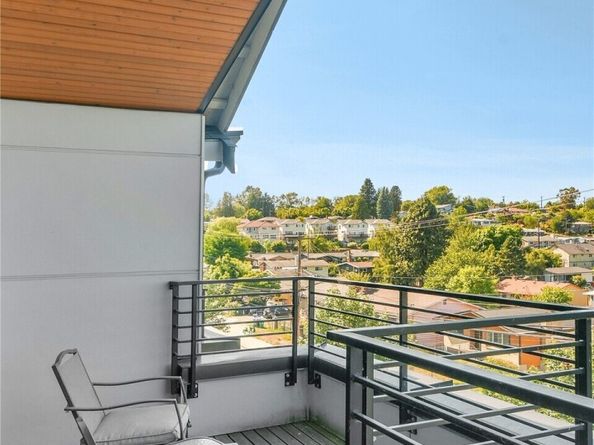 3815 S Cloverdale Street, Seattle WA 98118