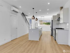 3815 S Cloverdale Street, Seattle WA 98118