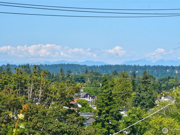 3815 S Cloverdale Street, Seattle WA 98118