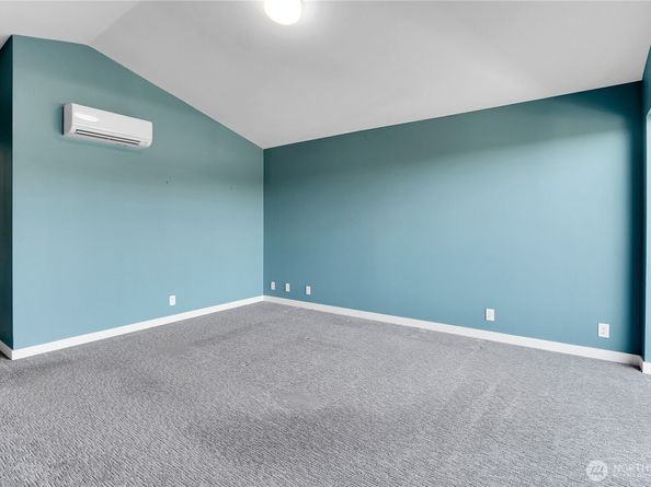 3815 S Cloverdale Street, Seattle WA 98118