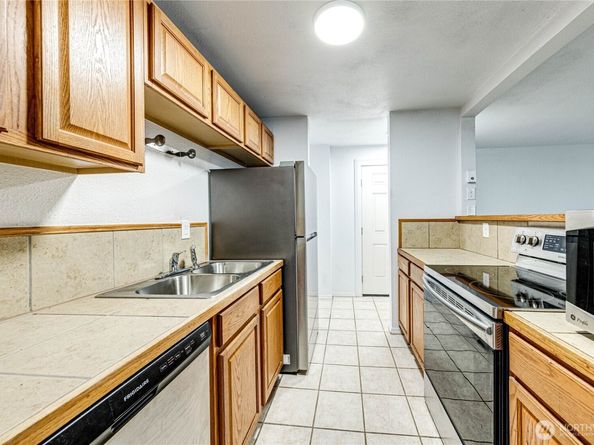 15142 65th Avenue S 821, Tukwila WA 98188