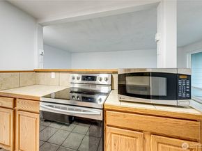 15142 65th Avenue S 821, Tukwila WA 98188