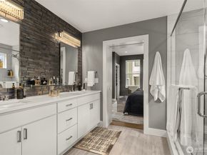 7829 NE 121st Lane A, Kirkland WA 98034