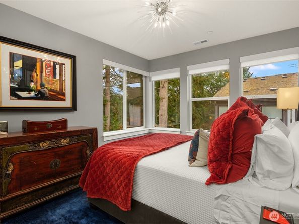 7829 NE 121st Lane A, Kirkland WA 98034