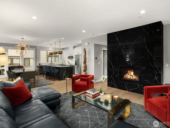 7829 NE 121st Lane A, Kirkland WA 98034