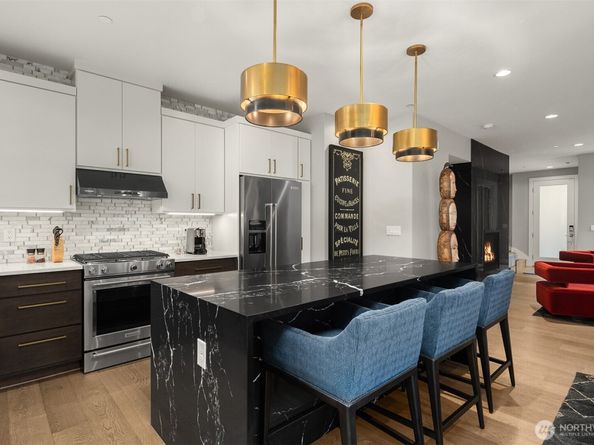 7829 NE 121st Lane A, Kirkland WA 98034