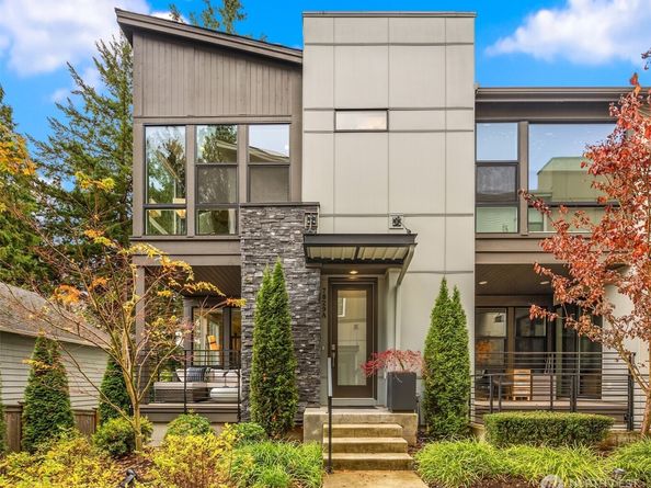 7829 NE 121st Lane A, Kirkland WA 98034