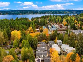 7829 NE 121st Lane A, Kirkland WA 98034