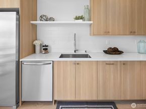 8833 C Wallingford Avenue N, Seattle WA 98103