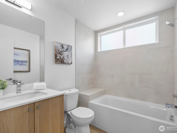 8833 C Wallingford Avenue N, Seattle WA 98103