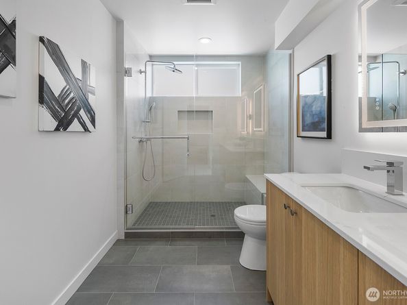 8833 C Wallingford Avenue N, Seattle WA 98103