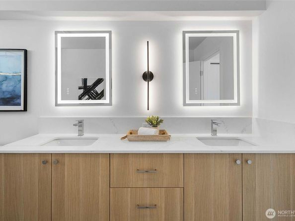 8833 C Wallingford Avenue N, Seattle WA 98103