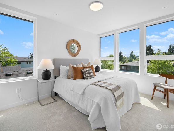 8833 C Wallingford Avenue N, Seattle WA 98103