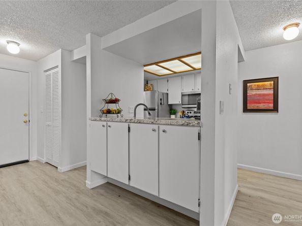 14620 NE 31st Street E305, Bellevue WA 98007