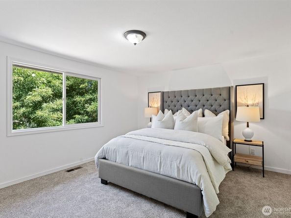 12218 NE 68th Place, Kirkland WA 98033