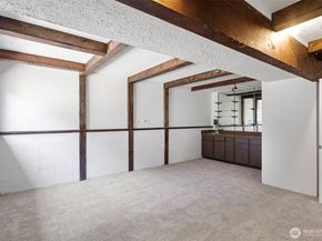 12218 NE 68th Place, Kirkland WA 98033