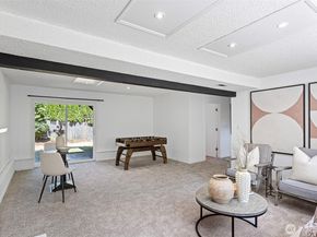12218 NE 68th Place, Kirkland WA 98033