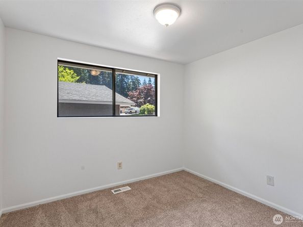 12218 NE 68th Place, Kirkland WA 98033