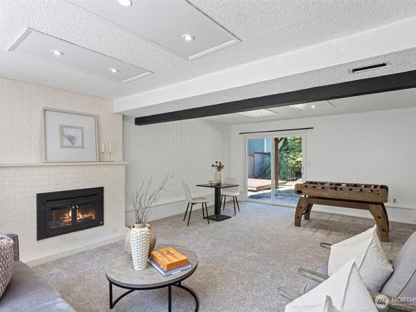 12218 NE 68th Place, Kirkland WA 98033