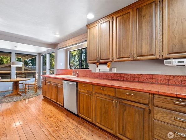32643 39th Place SW, Federal Way WA 98023