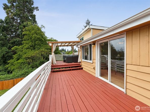 839 SW 126th Street, Seattle WA 98146