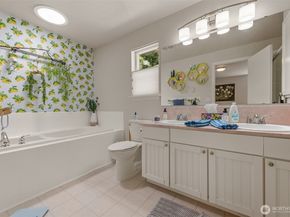 10307 46th Avenue NE, Seattle WA 98125