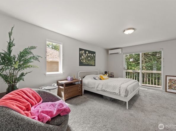 10307 46th Avenue NE, Seattle WA 98125