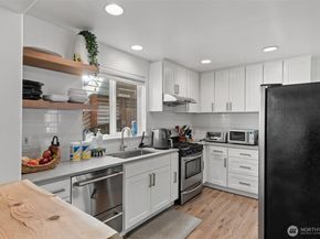 10307 46th Avenue NE, Seattle WA 98125