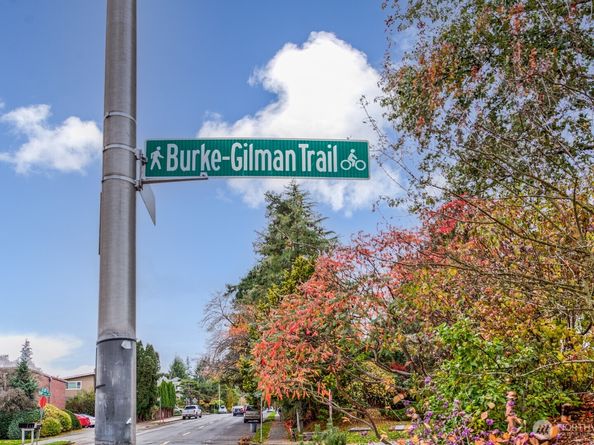 10307 46th Avenue NE, Seattle WA 98125