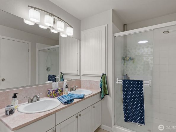 10307 46th Avenue NE, Seattle WA 98125