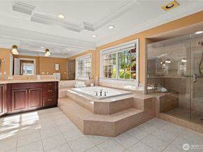 2530 39th Avenue E, Seattle WA 98112