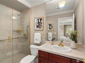 2530 39th Avenue E, Seattle WA 98112