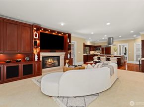 2530 39th Avenue E, Seattle WA 98112