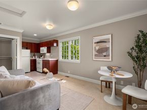2530 39th Avenue E, Seattle WA 98112