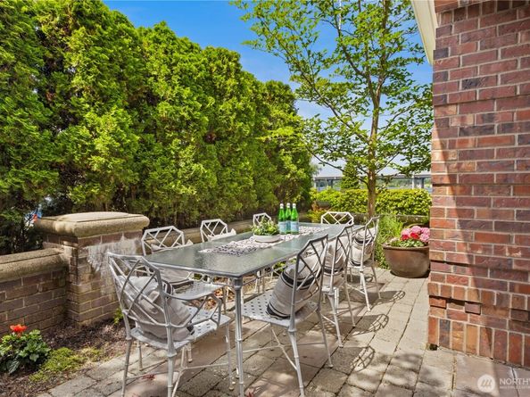 2530 39th Avenue E, Seattle WA 98112