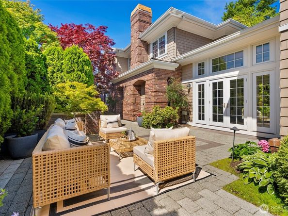 2530 39th Avenue E, Seattle WA 98112