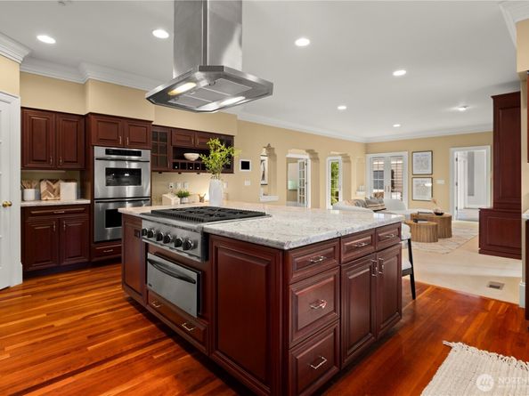 2530 39th Avenue E, Seattle WA 98112