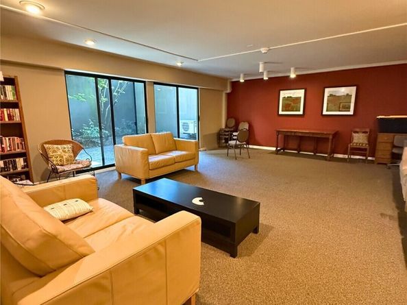 7600 SE 29th St 501, Mercer Island WA 98040