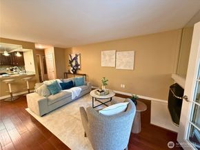 7600 SE 29th St 501, Mercer Island WA 98040