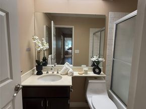 7600 SE 29th St 501, Mercer Island WA 98040
