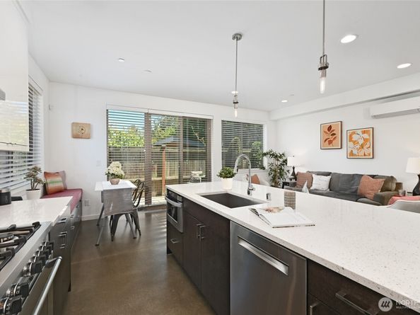 6312 32nd Avenue NW F, Seattle WA 98107