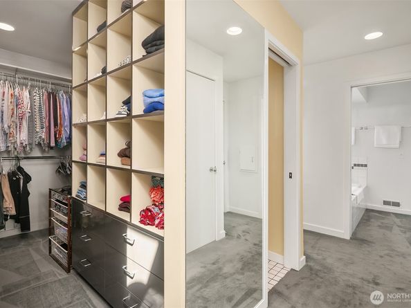 3903 48th Avenue S, Seattle WA 98118