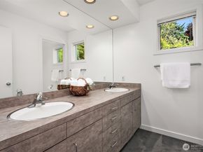 3903 48th Avenue S, Seattle WA 98118