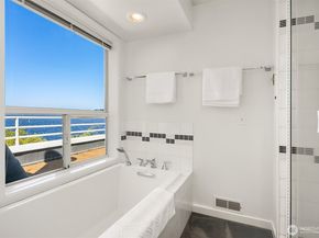 3903 48th Avenue S, Seattle WA 98118
