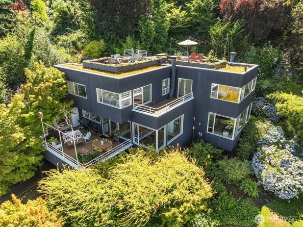 3903 48th Avenue S, Seattle WA 98118