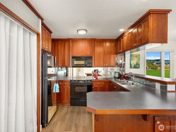 428 Harborview Drive NE 112, Bainbridge Island WA 98110