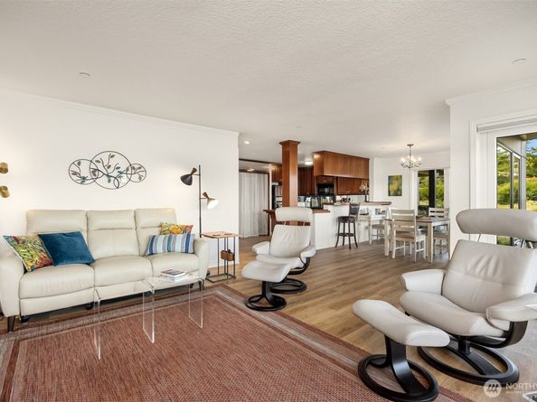 428 Harborview Drive NE 112, Bainbridge Island WA 98110