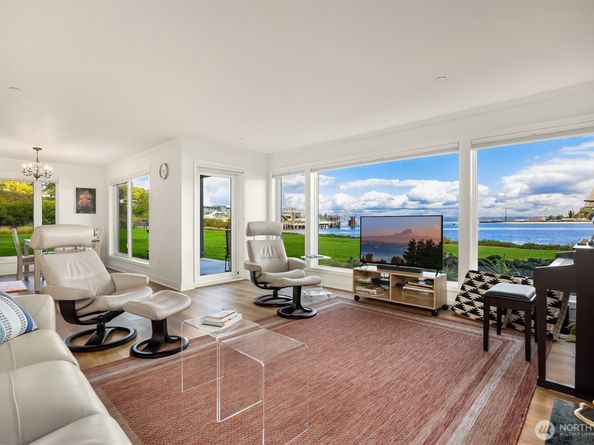 428 Harborview Drive NE 112, Bainbridge Island WA 98110