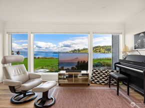 428 Harborview Drive NE 112, Bainbridge Island WA 98110